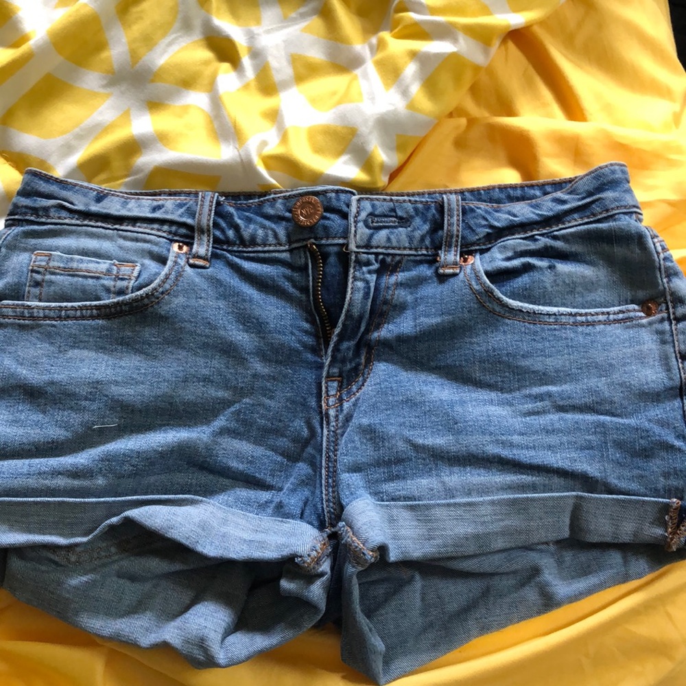 Aeropostale light medium wash midi jean shorts